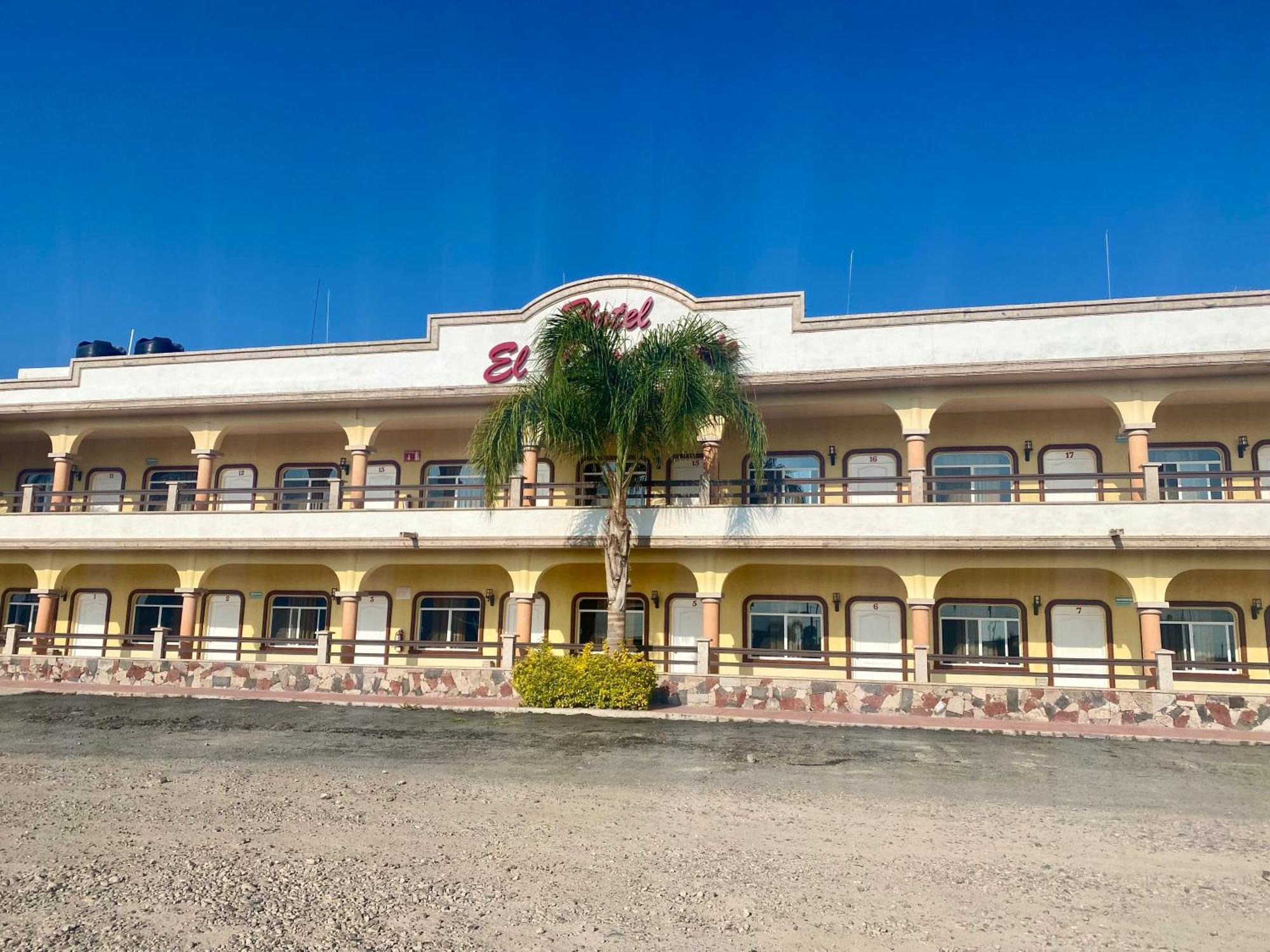 Hotel El Caminante Сан Хуан де лос Лагос Екстериор снимка