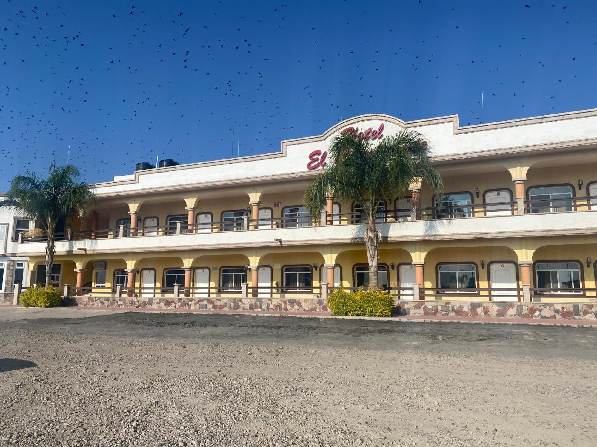 Hotel El Caminante Сан Хуан де лос Лагос Екстериор снимка