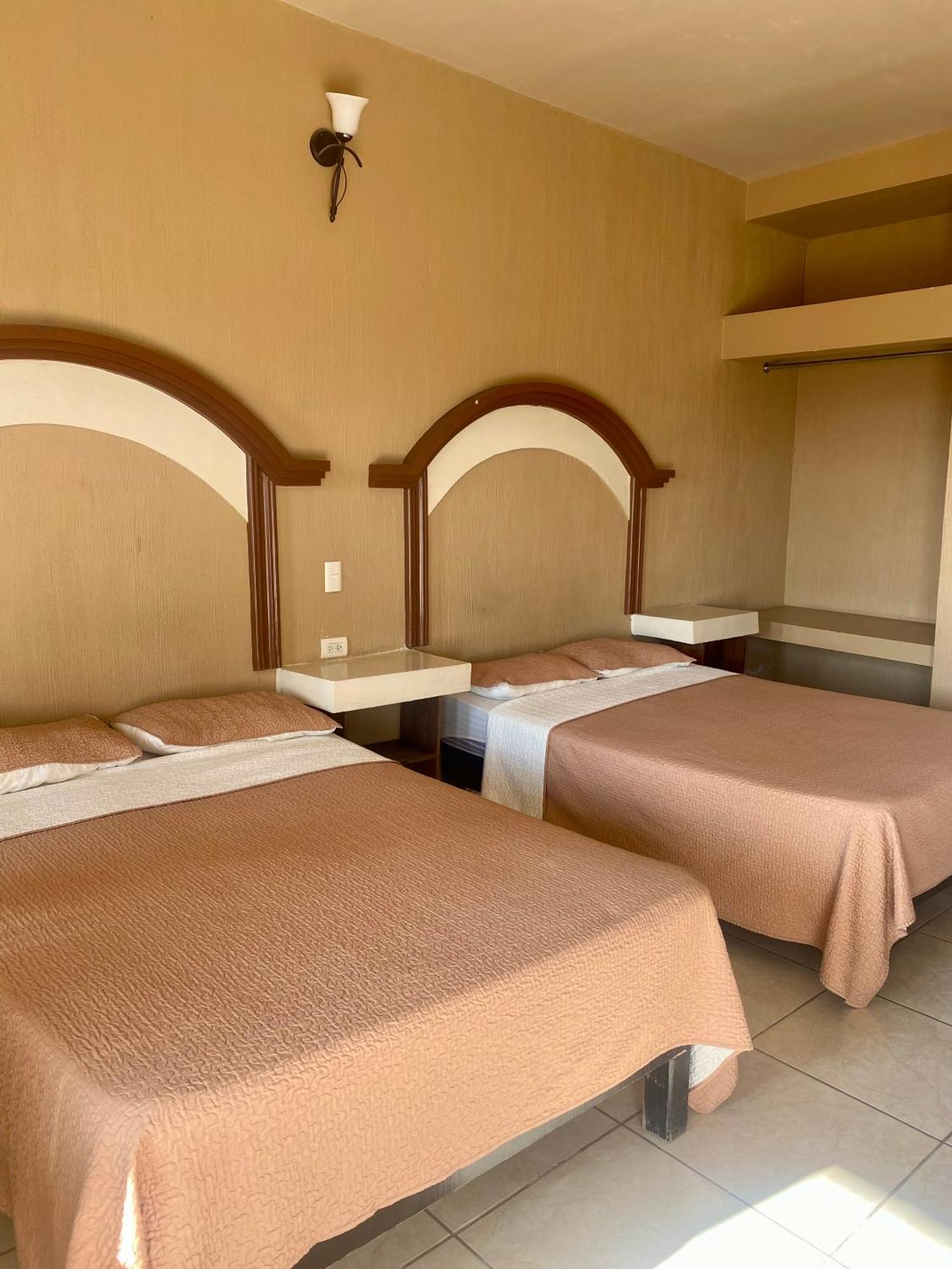 Hotel El Caminante Сан Хуан де лос Лагос Екстериор снимка